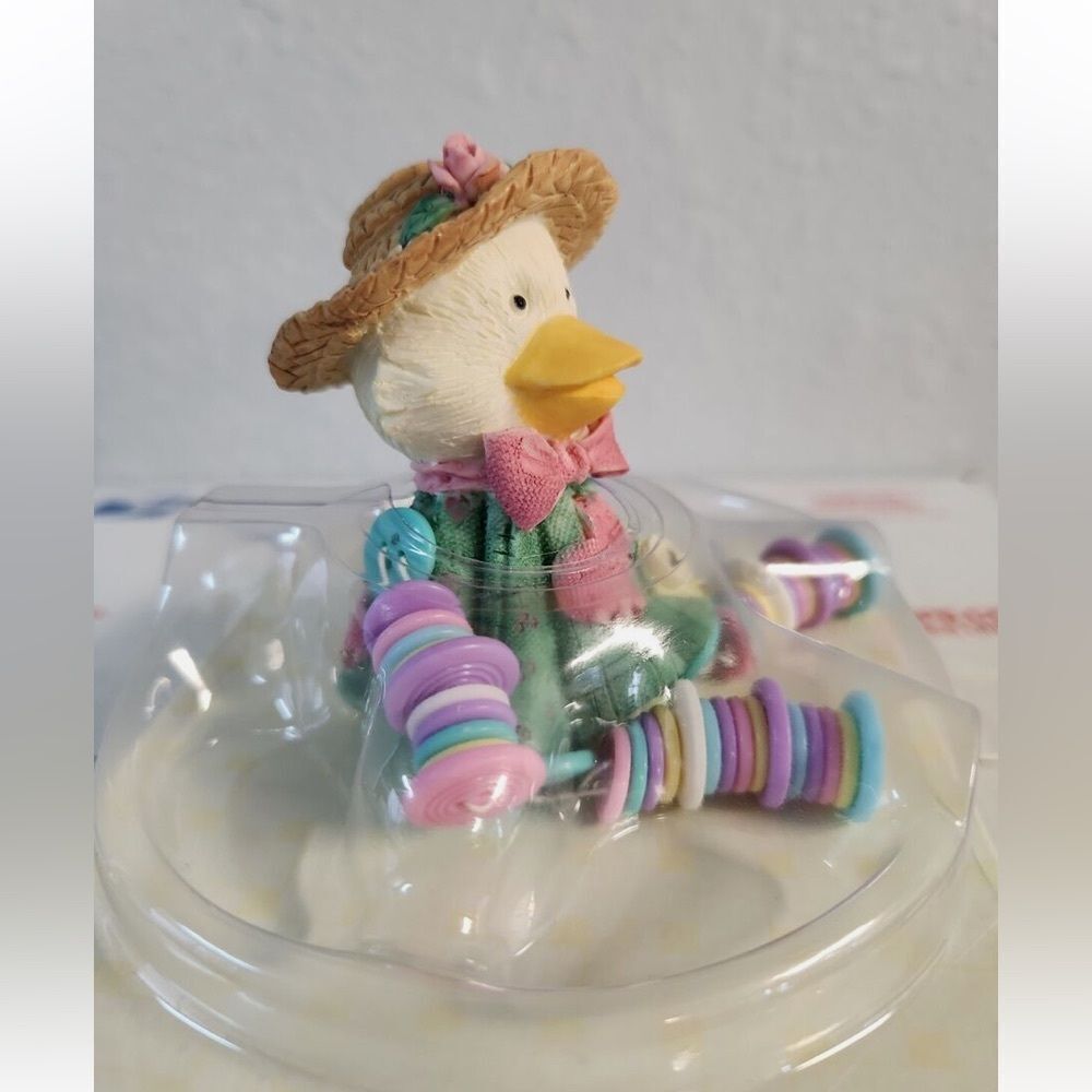 VTG, Rare Dan Dee Collectors Choice Cut Sew Button Easter Duck Figurine In Box